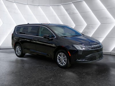 2027 Chrysler Pacifica Select AWD