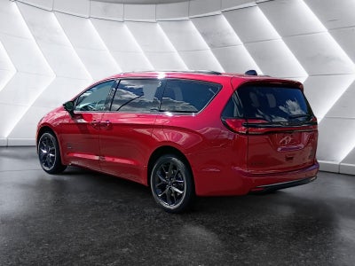 2027 Chrysler Pacifica Select AWD