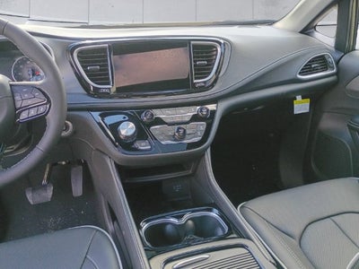 2027 Chrysler Pacifica Limited AWD S