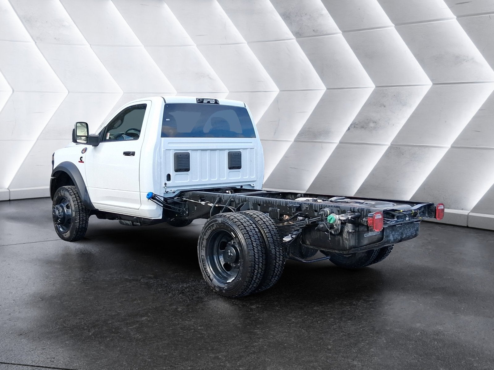 2026 RAM 5500 Chassis Cab Tradesman LEVEL 2 60" C/A