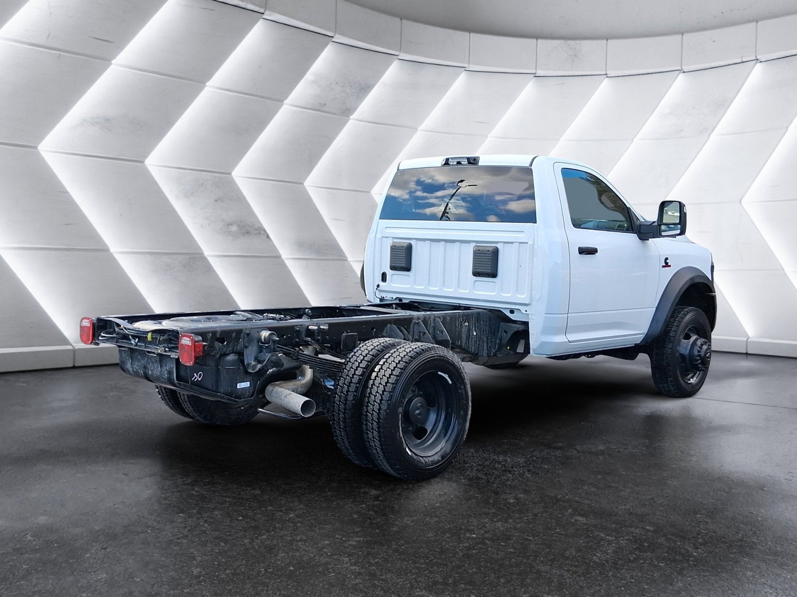 2026 RAM 5500 Chassis Cab Tradesman LEVEL 2 60" C/A